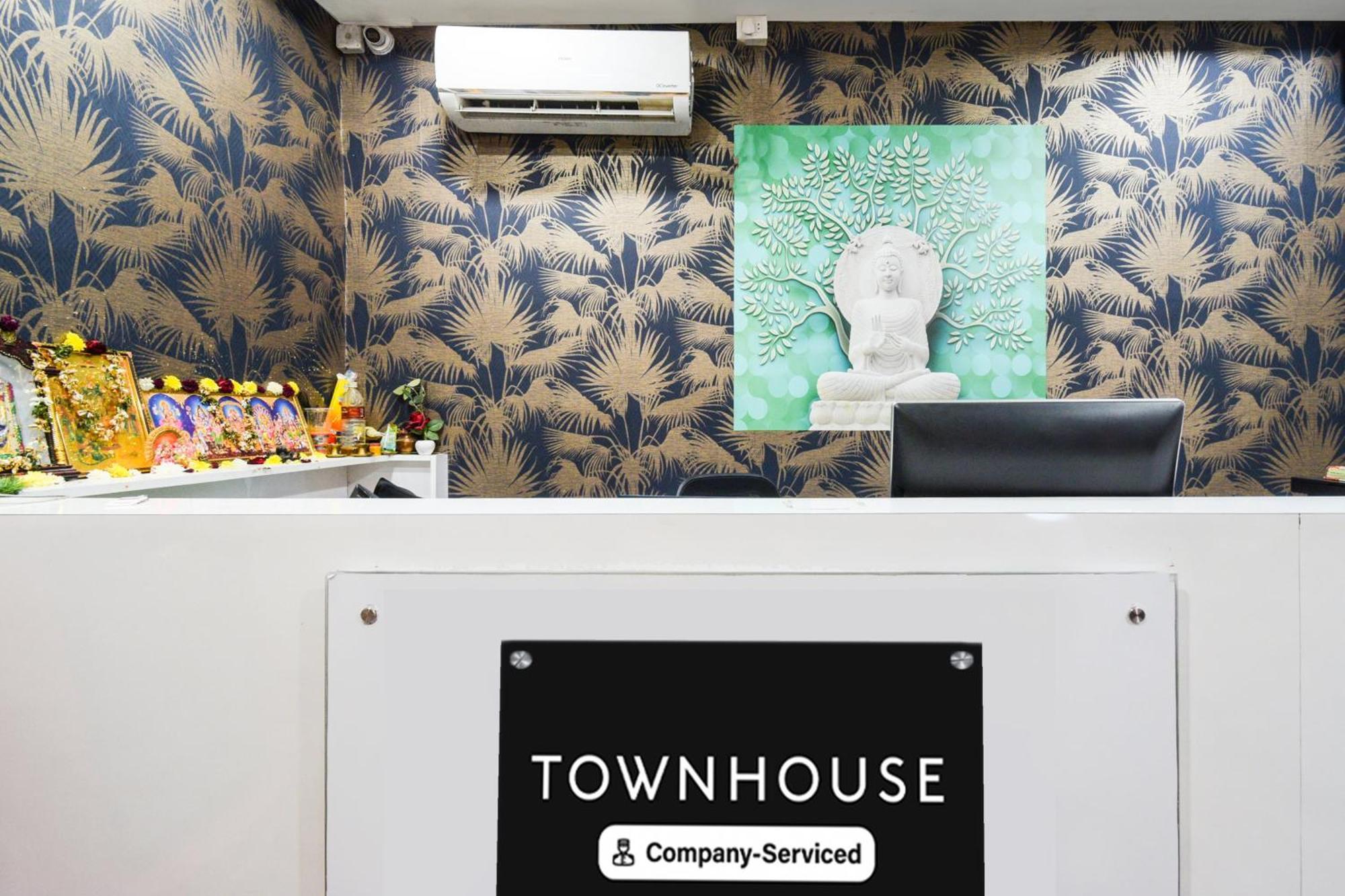 Super Townhouse Madhapur 100 Feet Road Formerly Jkc Grand ไฮเดอราบัด ภายนอก รูปภาพ