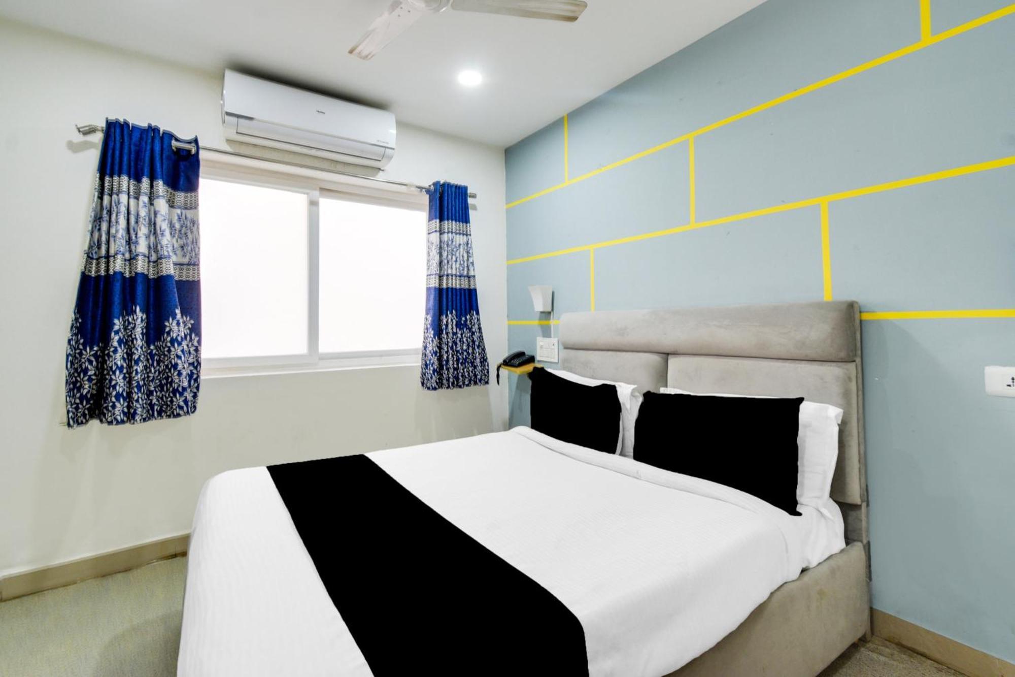 Super Townhouse Madhapur 100 Feet Road Formerly Jkc Grand ไฮเดอราบัด ภายนอก รูปภาพ