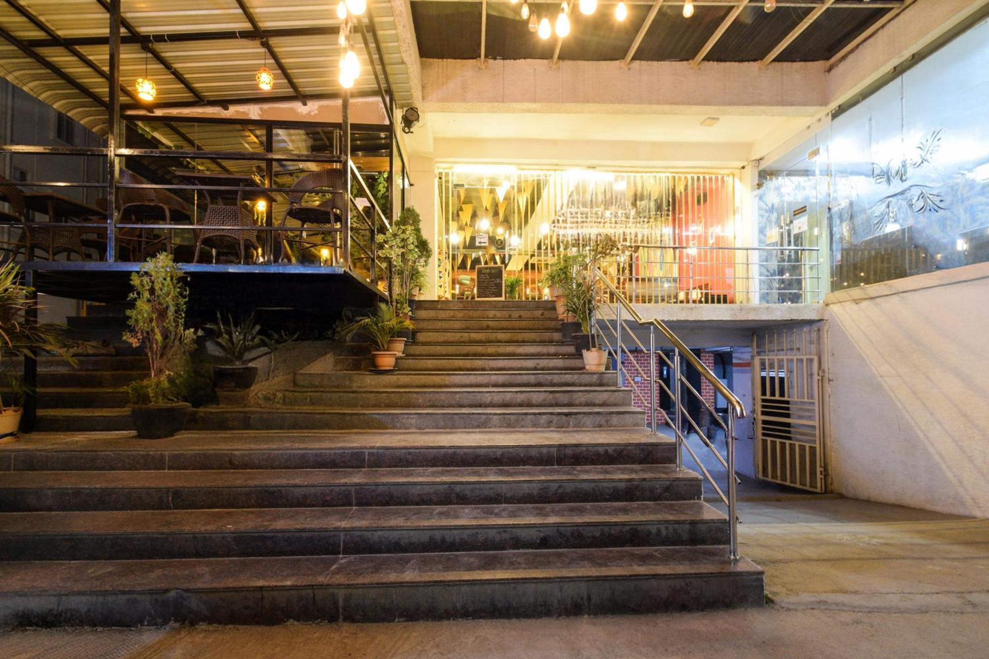 Super Townhouse Madhapur 100 Feet Road Formerly Jkc Grand ไฮเดอราบัด ภายนอก รูปภาพ